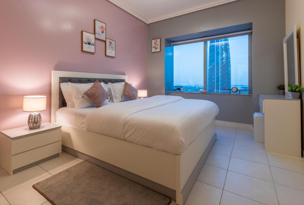 Trinity Holiday Homes - Sheikh Zayed Road Near To Financial Center Metro Station Dubaj Kültér fotó