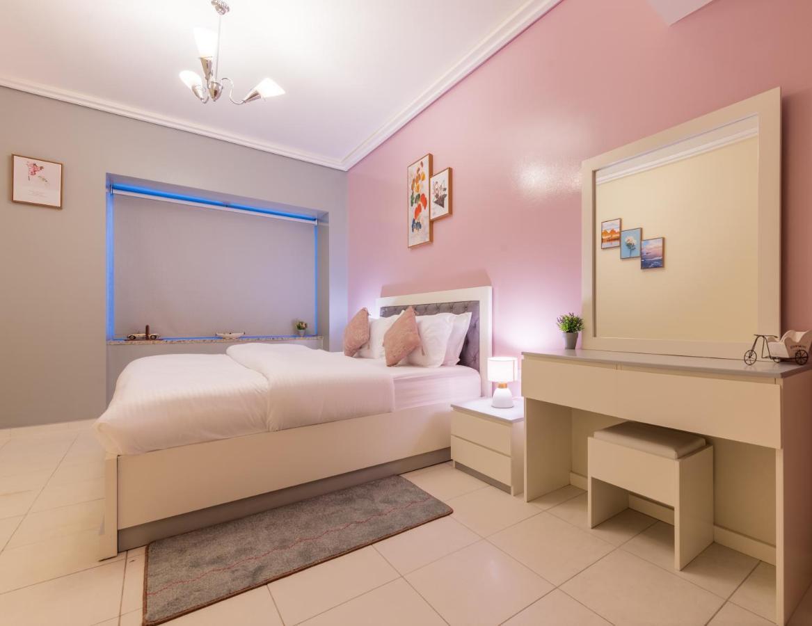 Trinity Holiday Homes - Sheikh Zayed Road Near To Financial Center Metro Station Dubaj Kültér fotó
