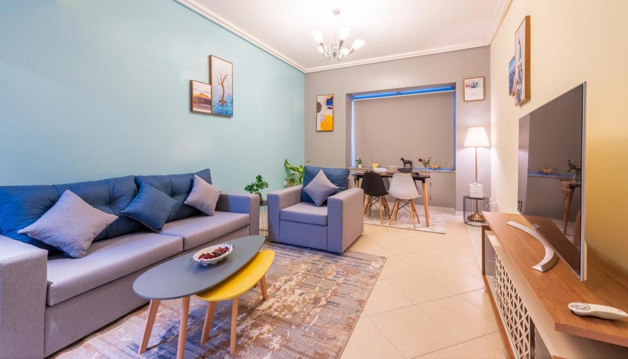 Trinity Holiday Homes - Sheikh Zayed Road Near To Financial Center Metro Station Dubaj Kültér fotó
