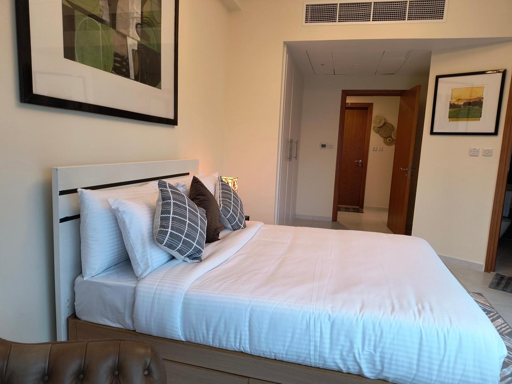 Trinity Holiday Homes - Sheikh Zayed Road Near To Financial Center Metro Station Dubaj Kültér fotó