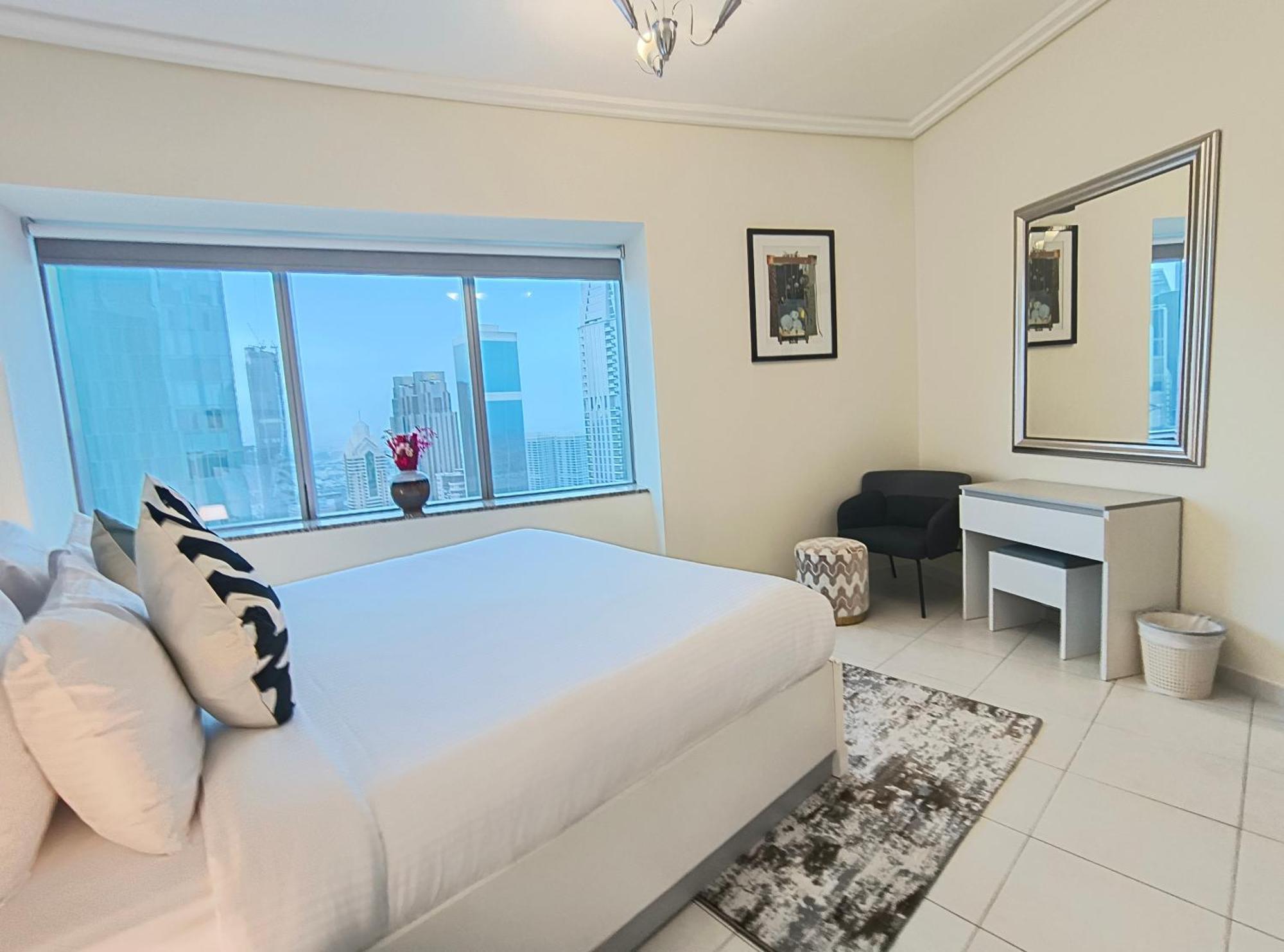 Trinity Holiday Homes - Sheikh Zayed Road Near To Financial Center Metro Station Dubaj Kültér fotó