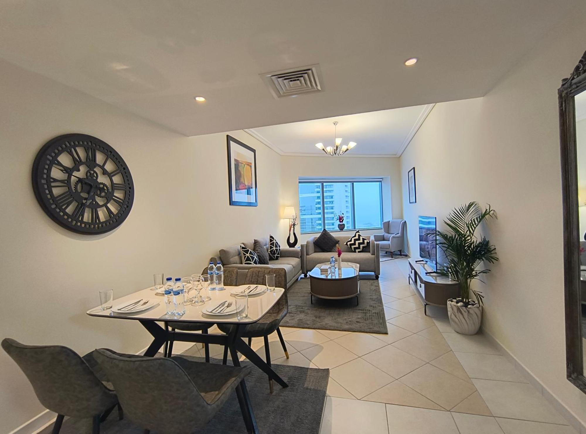 Trinity Holiday Homes - Sheikh Zayed Road Near To Financial Center Metro Station Dubaj Kültér fotó