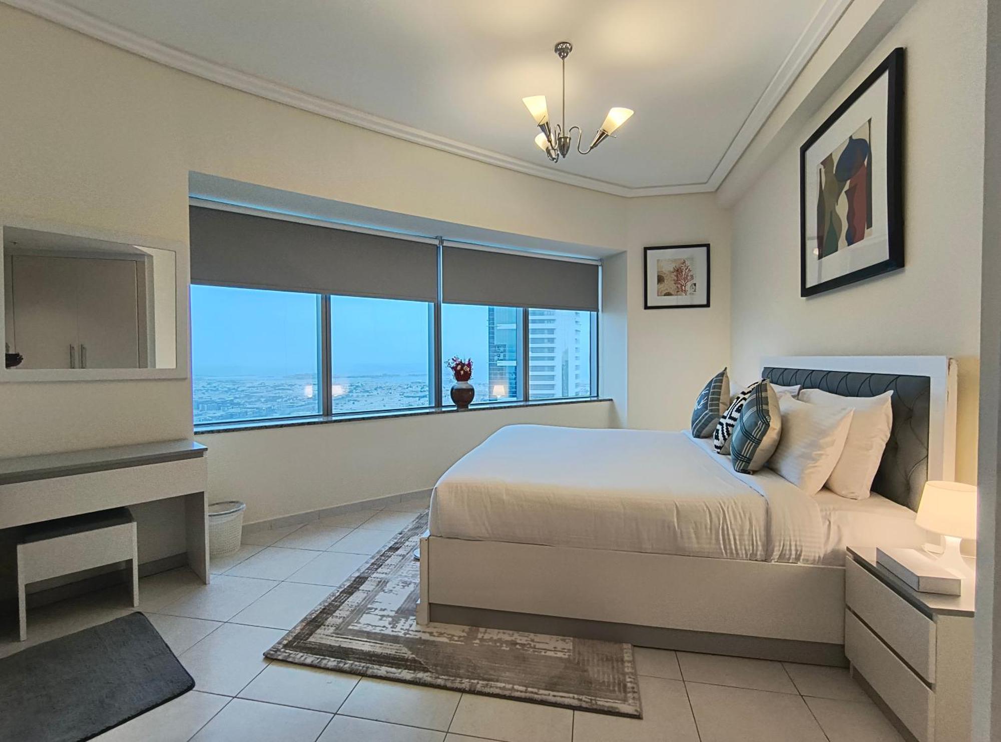 Trinity Holiday Homes - Sheikh Zayed Road Near To Financial Center Metro Station Dubaj Kültér fotó
