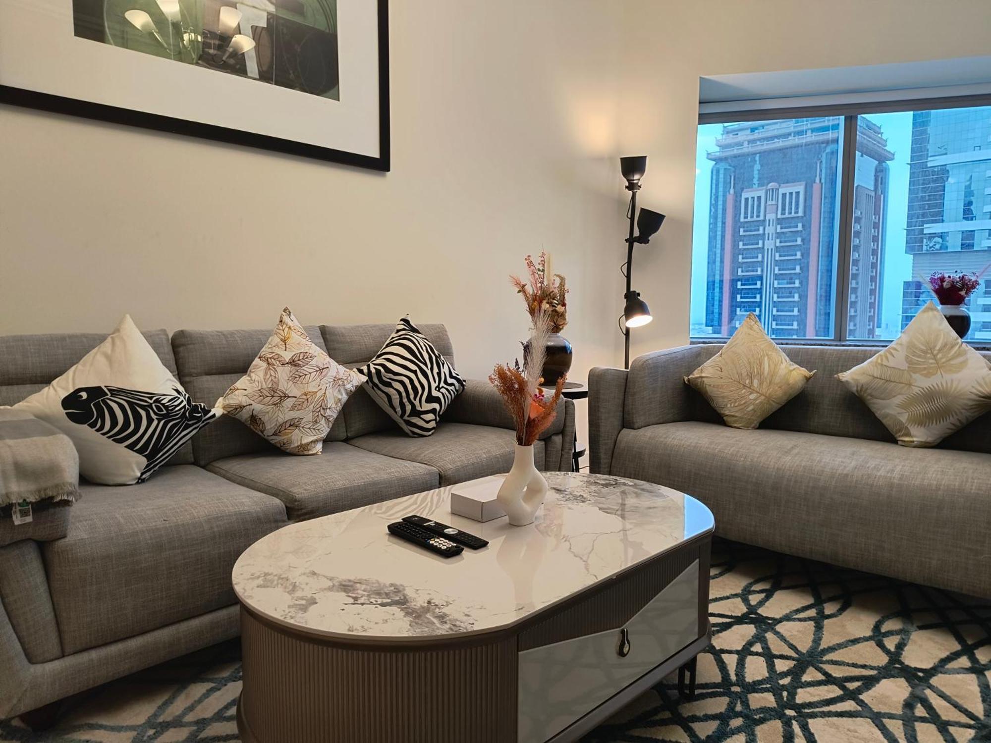 Trinity Holiday Homes - Sheikh Zayed Road Near To Financial Center Metro Station Dubaj Kültér fotó