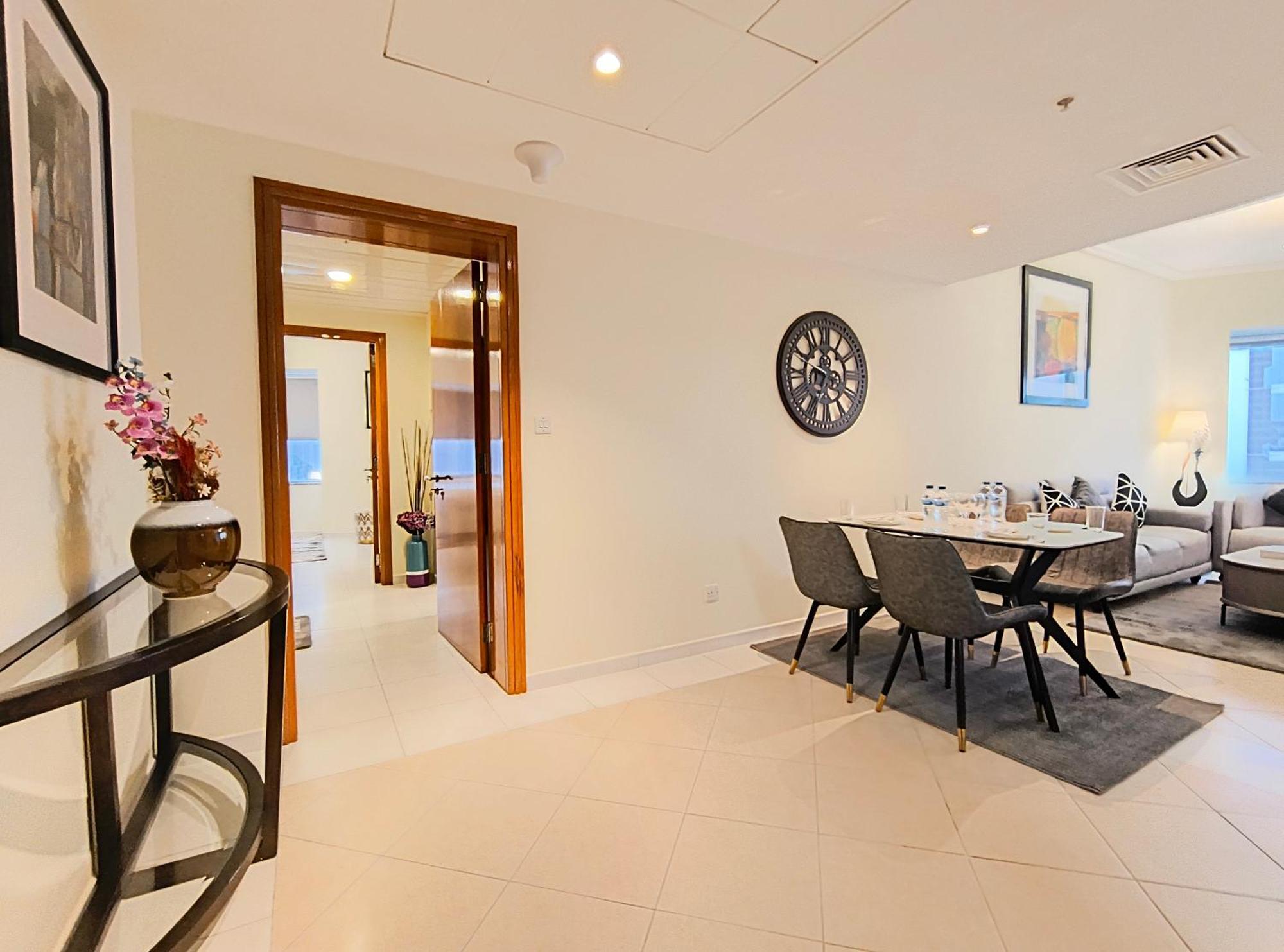 Trinity Holiday Homes - Sheikh Zayed Road Near To Financial Center Metro Station Dubaj Kültér fotó