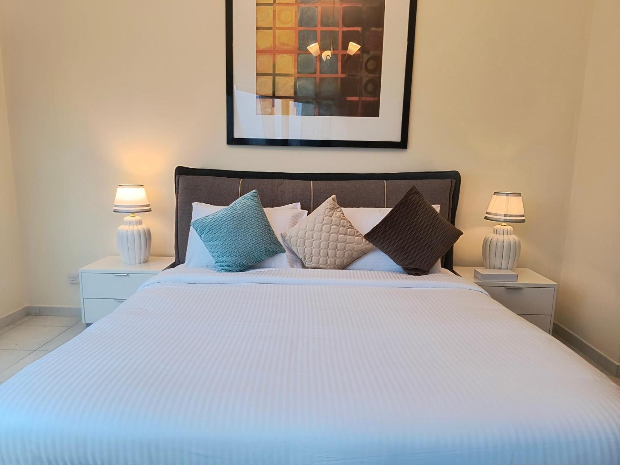 Trinity Holiday Homes - Sheikh Zayed Road Near To Financial Center Metro Station Dubaj Kültér fotó