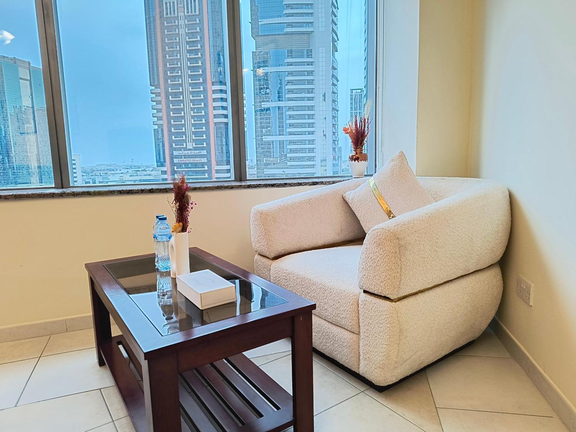 Trinity Holiday Homes - Sheikh Zayed Road Near To Financial Center Metro Station Dubaj Kültér fotó