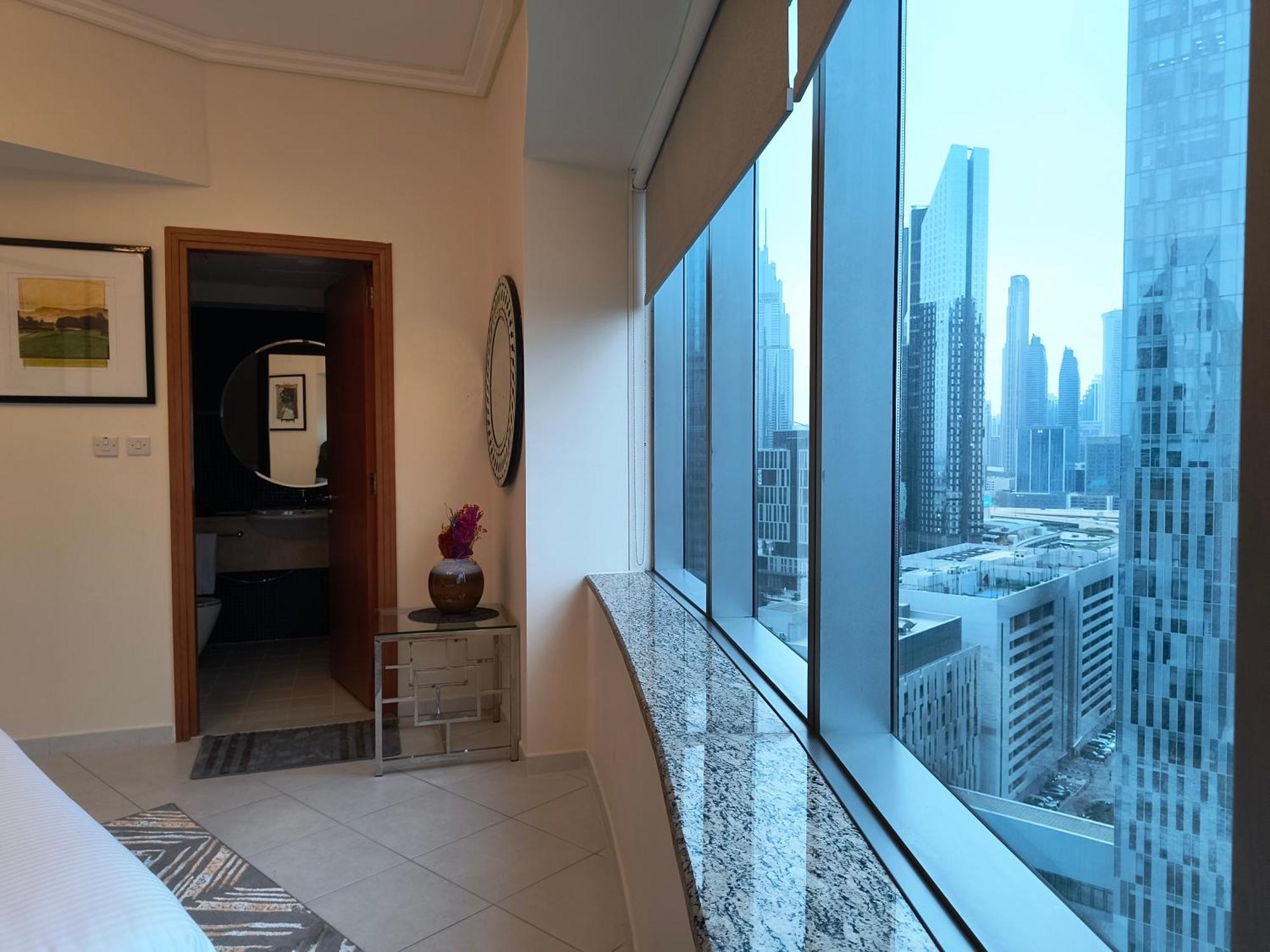 Trinity Holiday Homes - Sheikh Zayed Road Near To Financial Center Metro Station Dubaj Kültér fotó