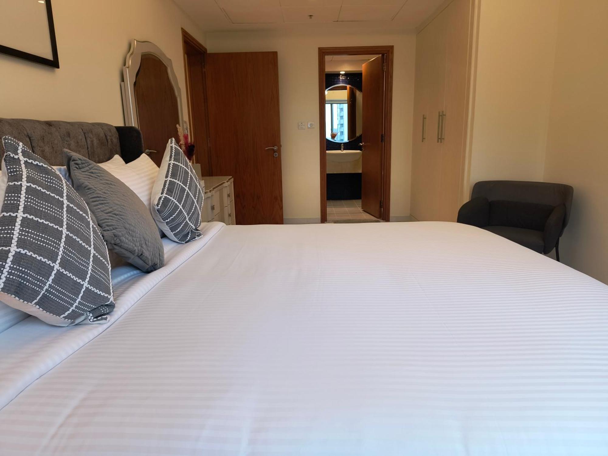 Trinity Holiday Homes - Sheikh Zayed Road Near To Financial Center Metro Station Dubaj Kültér fotó